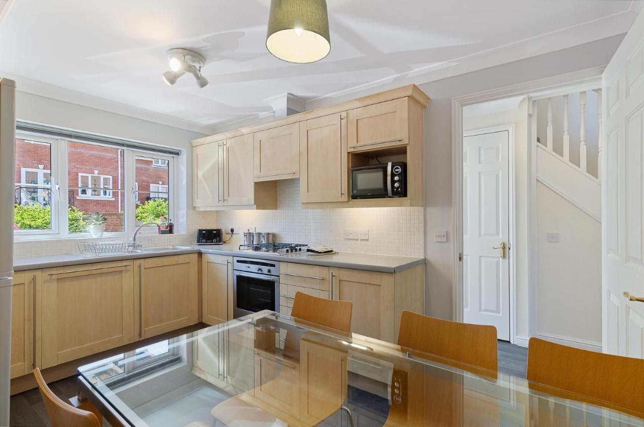 4Br Townhouse Wbalcony Free Parking Fast Wi-Fi Villa NWI Kültér fotó