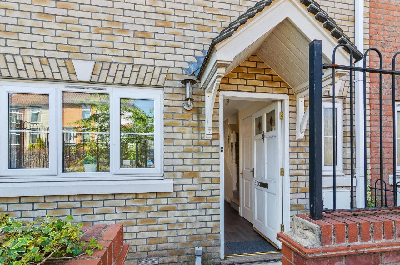 4Br Townhouse Wbalcony Free Parking Fast Wi-Fi Villa NWI Kültér fotó