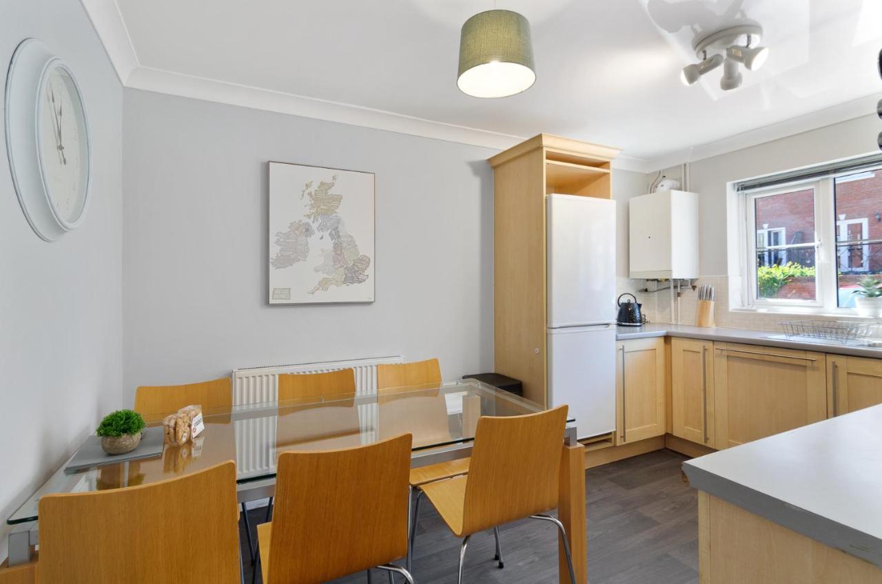 4Br Townhouse Wbalcony Free Parking Fast Wi-Fi Villa NWI Kültér fotó