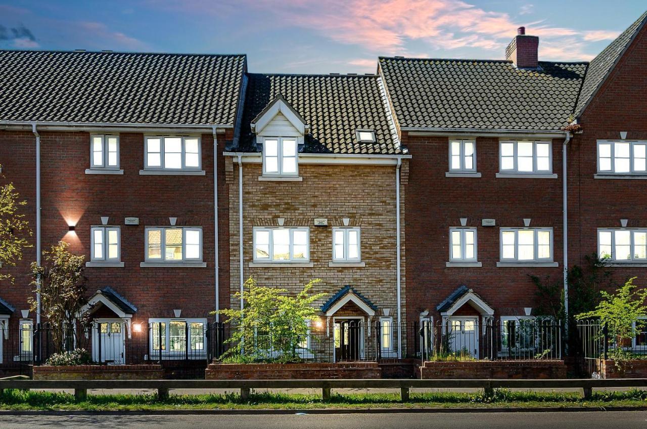 4Br Townhouse Wbalcony Free Parking Fast Wi-Fi Villa NWI Kültér fotó