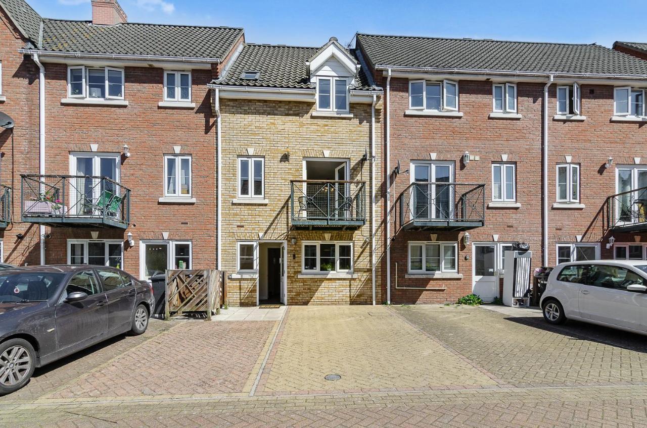 4Br Townhouse Wbalcony Free Parking Fast Wi-Fi Villa NWI Kültér fotó