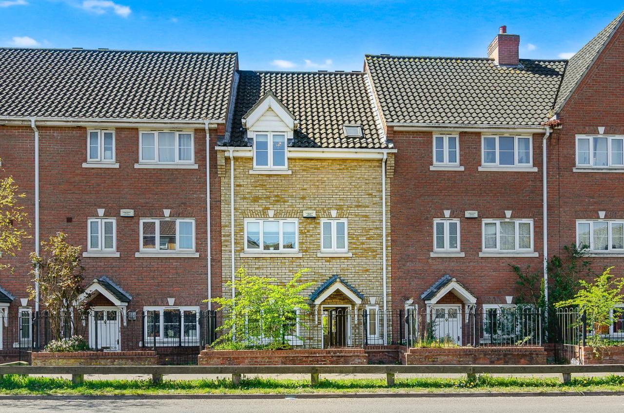 4Br Townhouse Wbalcony Free Parking Fast Wi-Fi Villa NWI Kültér fotó