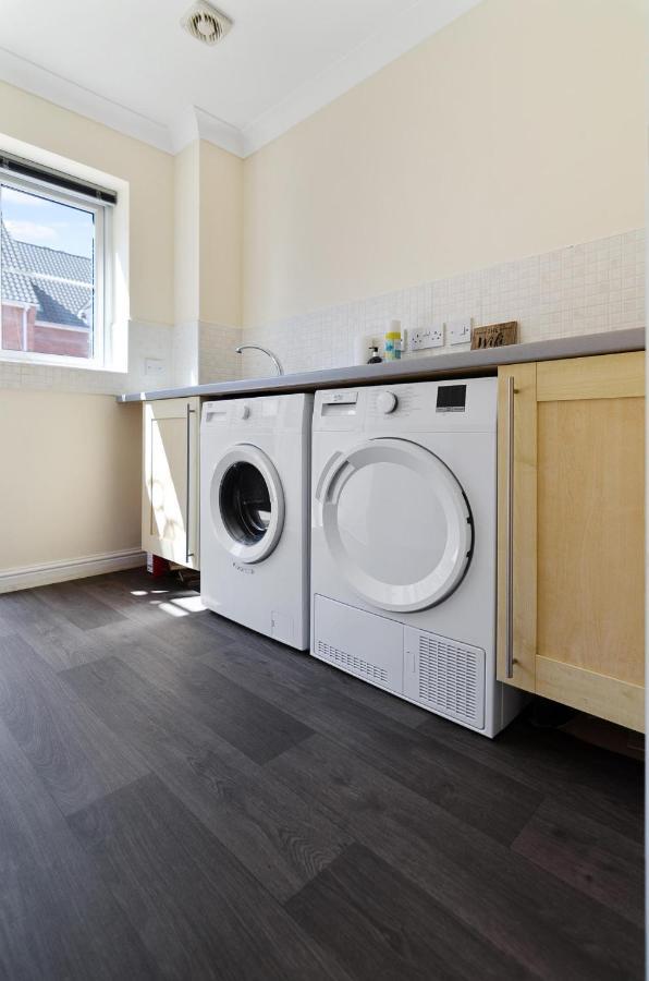 4Br Townhouse Wbalcony Free Parking Fast Wi-Fi Villa NWI Kültér fotó